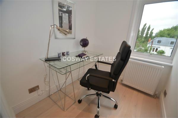 82 Marsh Lane, Mill Hill